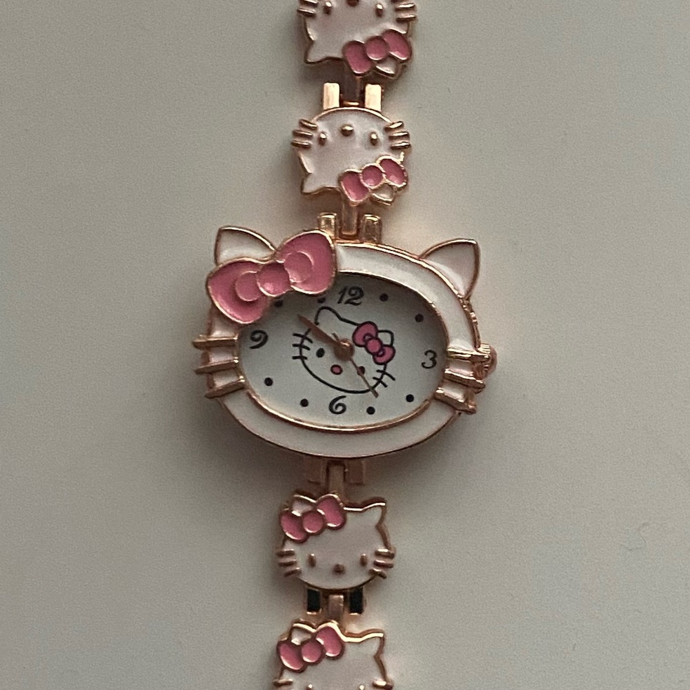 ๐Hello Kitty Watch - Picture 3 of 3
